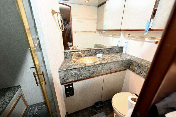 Captivator 84ft Palmer Johnson Yacht For Sale