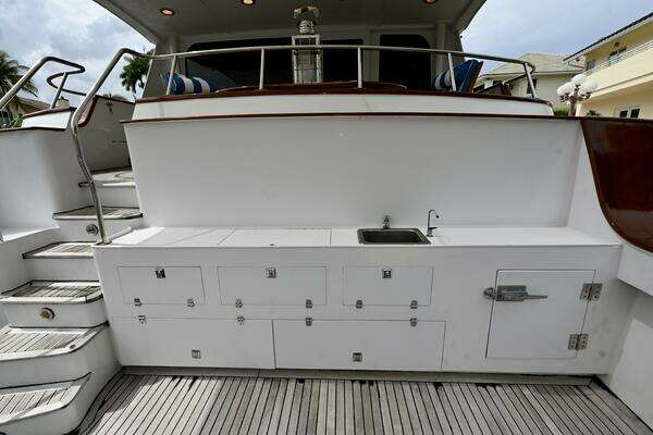 Captivator 84ft Palmer Johnson Yacht For Sale
