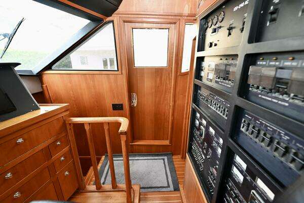 Captivator 84ft Palmer Johnson Yacht For Sale