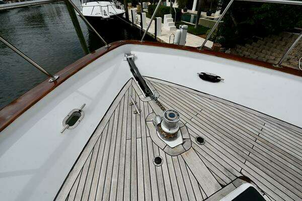 Captivator 84ft Palmer Johnson Yacht For Sale