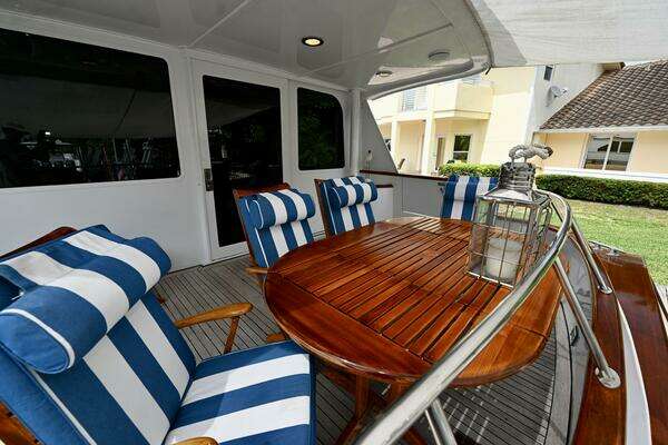 Captivator 84ft Palmer Johnson Yacht For Sale