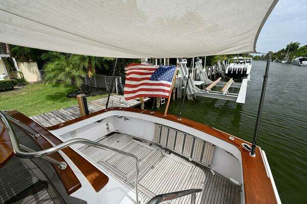 Captivator 84ft Palmer Johnson Yacht For Sale