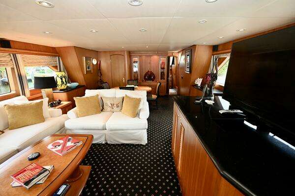 Captivator 84ft Palmer Johnson Yacht For Sale