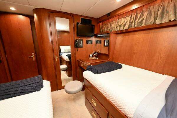 Captivator 84ft Palmer Johnson Yacht For Sale