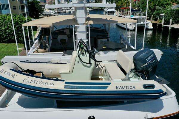 Captivator 84ft Palmer Johnson Yacht For Sale