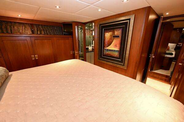 Captivator 84ft Palmer Johnson Yacht For Sale