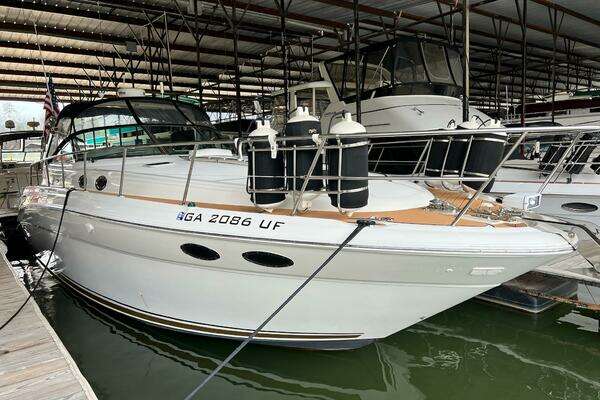 Photo of the 2002 Sea Ray 380 Sundancer