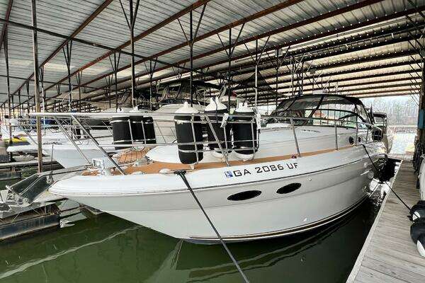 Photo of the 2002 Sea Ray 380 Sundancer