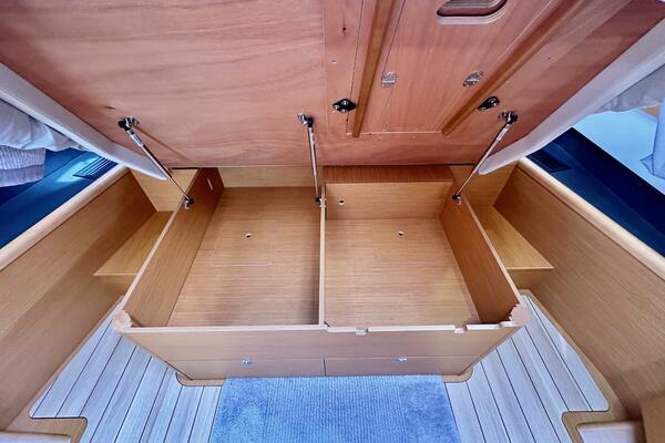 57ft Jeanneau Yacht For Sale