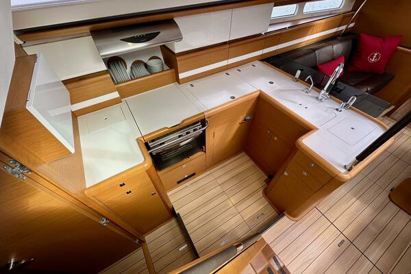 57ft Jeanneau Yacht For Sale