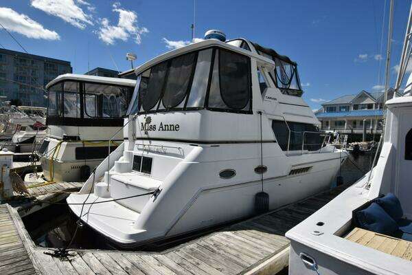 Photo of the 1999 Carver 