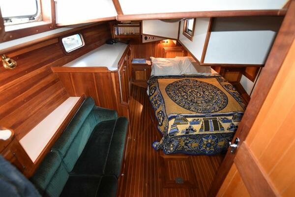 MOONSHOT 60ft Waterline Yacht For Sale