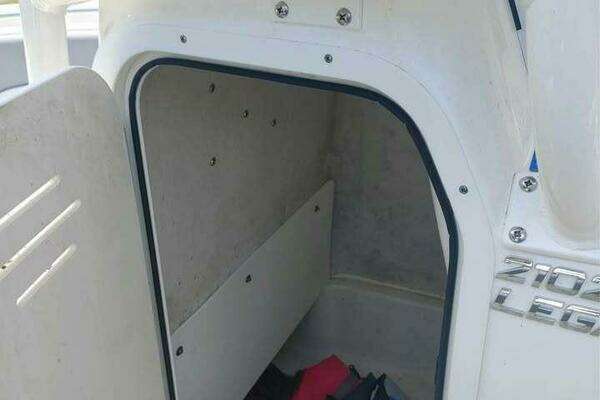 Photo of the 2022 NauticStar 2102 Legacy