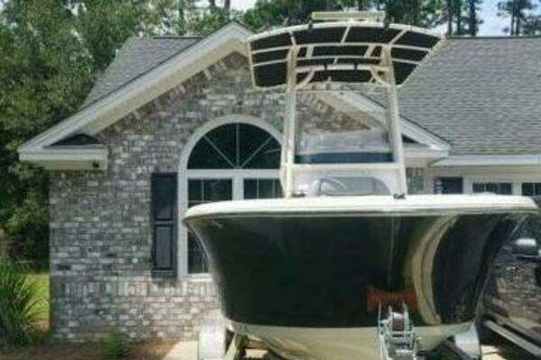 Photo of the 2022 NauticStar 2102 Legacy