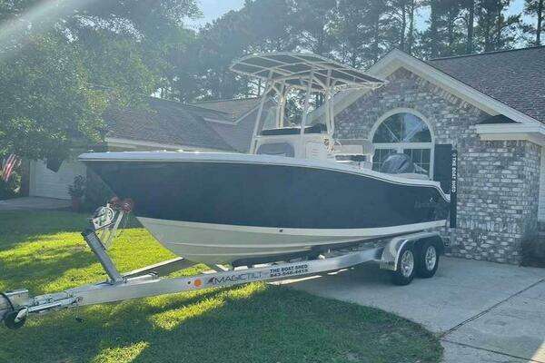 Photo of the 2022 NauticStar 2102 Legacy