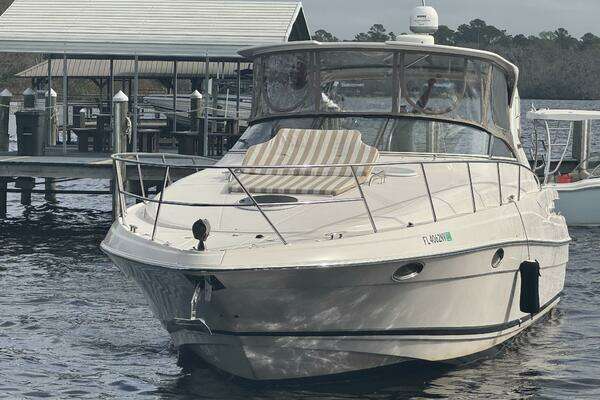 Photo of the 2005 Regal 3560 Commodore