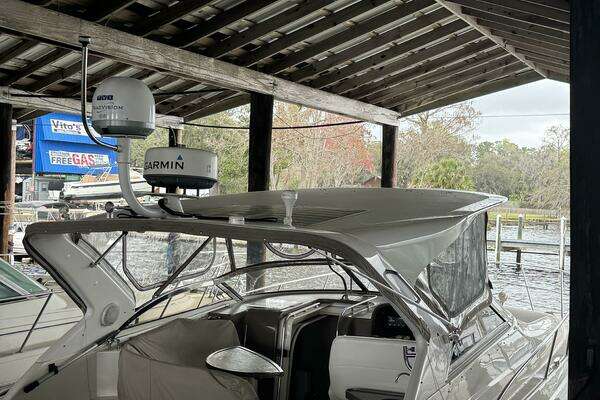 Photo of the 2005 Regal 3560 Commodore