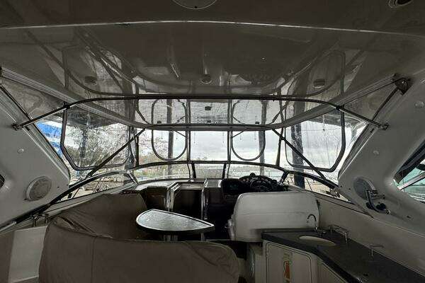 Photo of the 2005 Regal 3560 Commodore