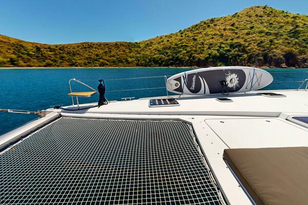 Fountaine Pajot Ipanema 58 trampoline