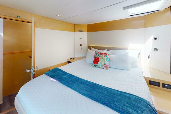 Fountaine Pajot Ipanema 58 cabin 9