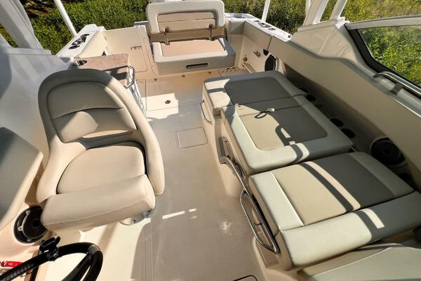 One Moor 24ft Boston Whaler Yacht For Sale One Moor 24ft Boston Whaler Yacht For Sale