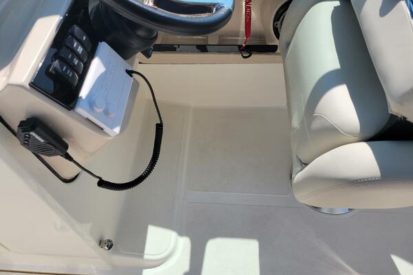 One Moor 24ft Boston Whaler Yacht For Sale One Moor 24ft Boston Whaler Yacht For Sale