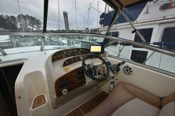 Photo of the 2000 Rinker 342 Fiesta Vee "Choices"