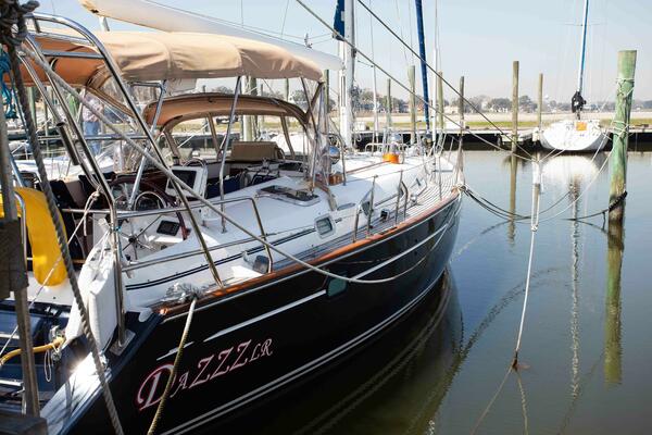 Dazzzlr 50ft Beneteau Yacht For Sale
