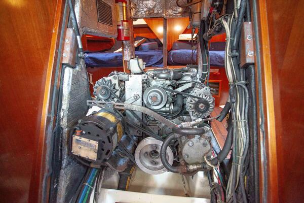 Dazzzlr 50ft Beneteau Yacht For Sale