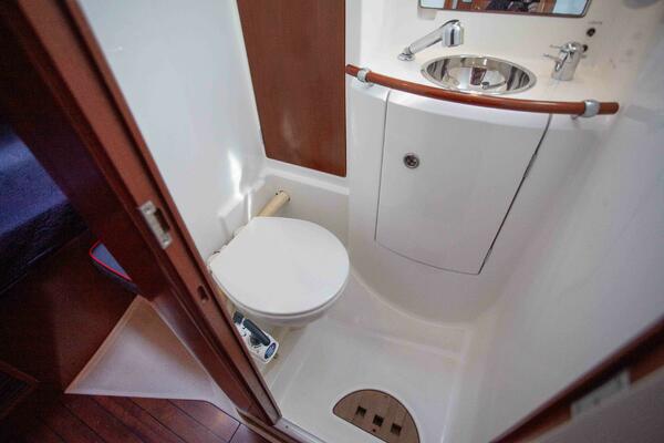 Dazzzlr 50ft Beneteau Yacht For Sale