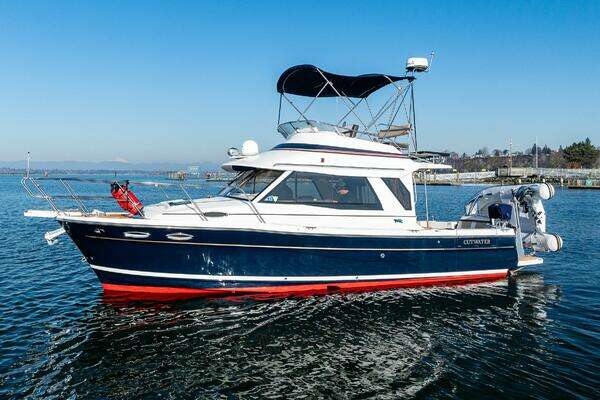 Photo of the 2016 Cutwater 32CB "AWOL"