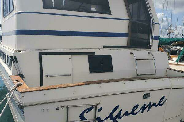 Photo of the 1985 Californian 5239 Cockpit Motor Yacht