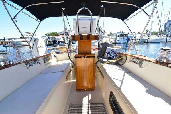 Photo of the 1999 Island Packet 380 "AFTIA"