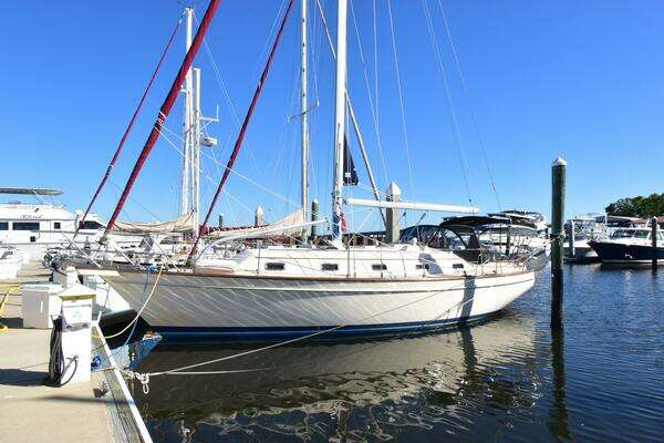 Photo of the 1999 Island Packet 380 "AFTIA"