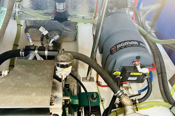 Harbor Lights 39ft Greenline Yacht For Sale