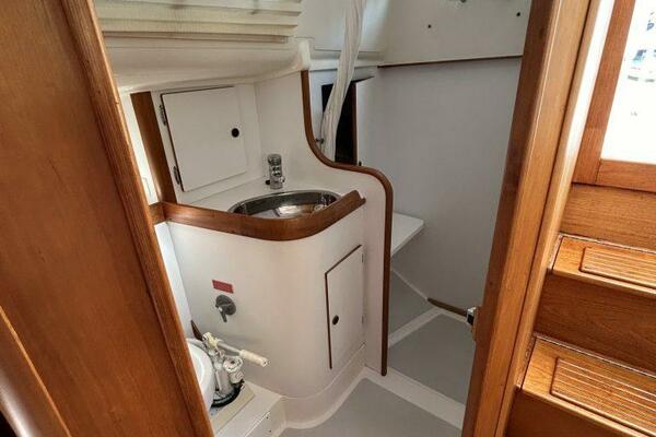 35ft Freedom Yacht For Sale