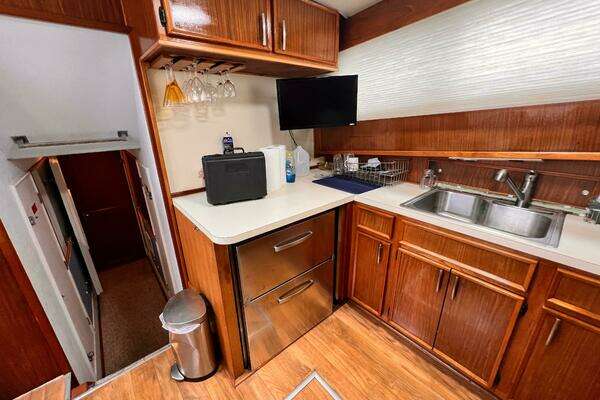 Hatteras 58 MY Yacht For Sale