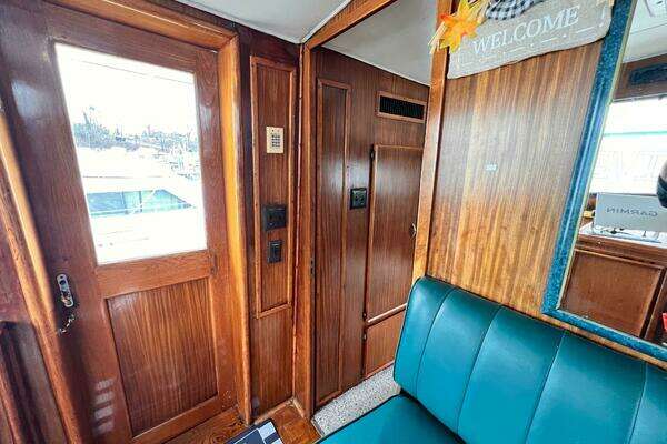 Hatteras 58 MY Yacht For Sale