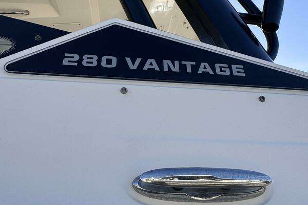 Divine Mer Sea 28ft Boston Whaler Yacht For Sale