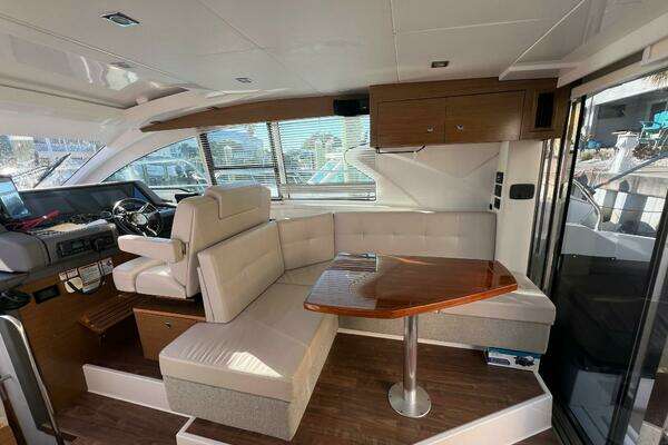 2018 Cruisers Yachts 42