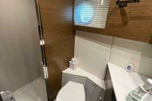 2018 Cruisers Yachts 42