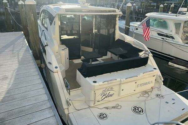 2018 Cruisers Yachts 42