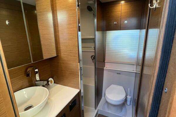 2018 Cruisers Yachts 42