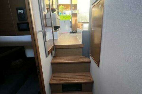 2018 Cruisers Yachts 42