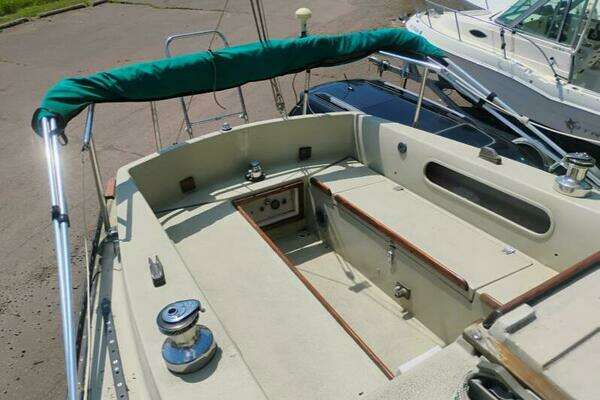 Photo of the 1977 Islander 28