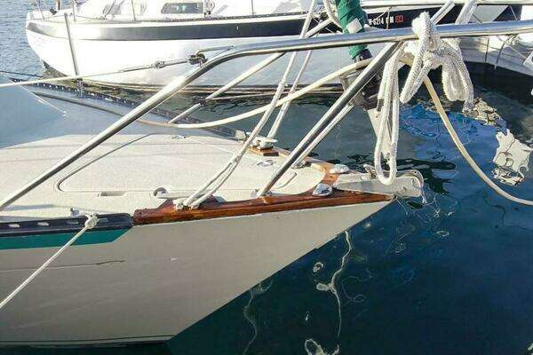 Photo of the 1977 Islander 28