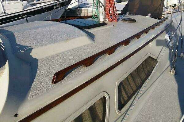 Photo of the 1977 Islander 28