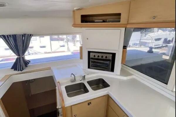 Chasing Summer 40ft Lagoon Yacht For Sale