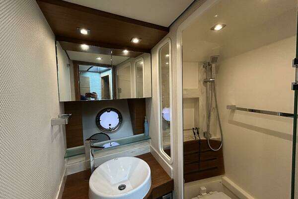 2015 Tiara Yachts 44