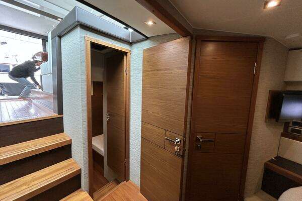 2015 Tiara Yachts 44